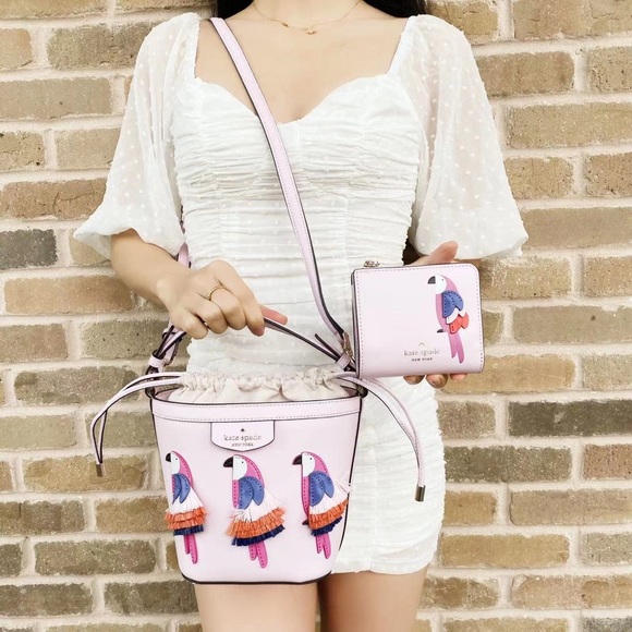 kate spade Handbags - BUNDLE💕Kate Spade Parrot Crossbody & Wallet